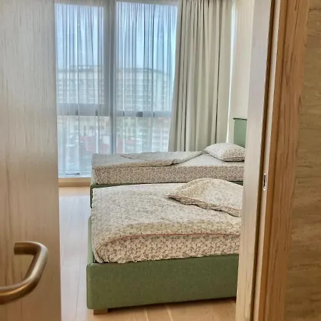 Apartment Point Grand *