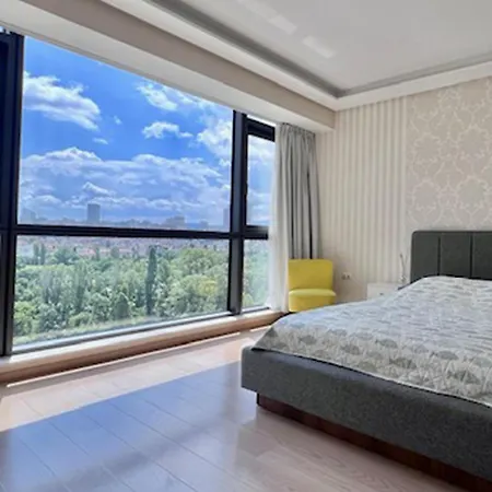 Point Grand Apartment
